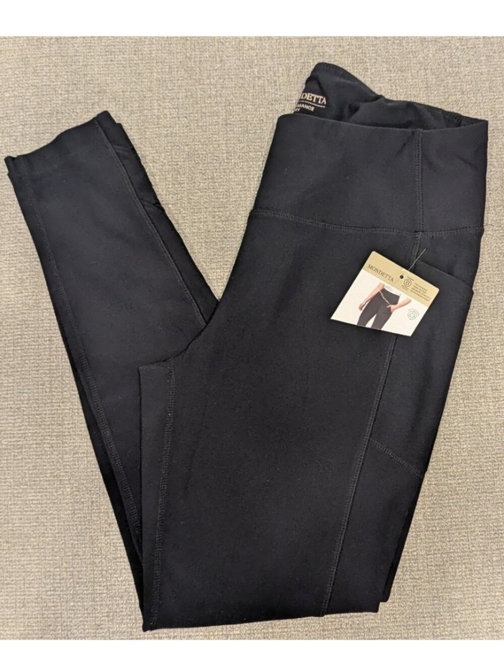 Mondetta Women's Performance Black Legging with side pockets, size M NWT